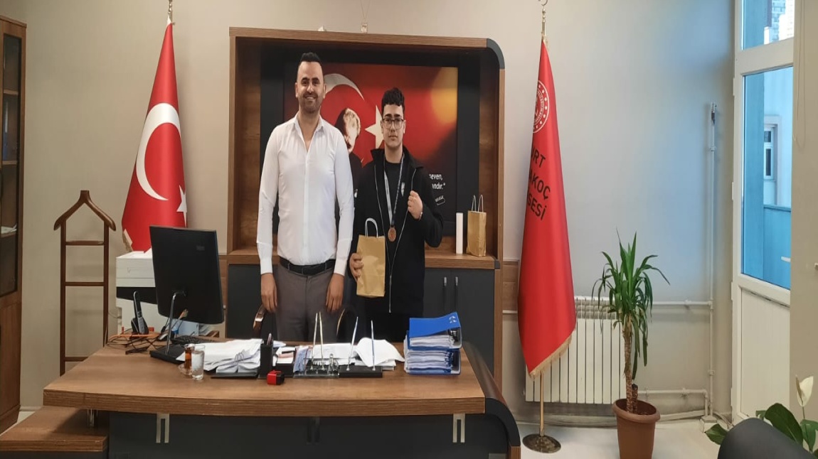 ÖĞRENCİMİZ 1453 GENÇLER-BÜYÜKLER ELİT AÇIK TEŞVİK İL ŞAMPİYONASINDA İSTANBUL İL ÜÇÜNCÜSÜ OLMUŞTUR